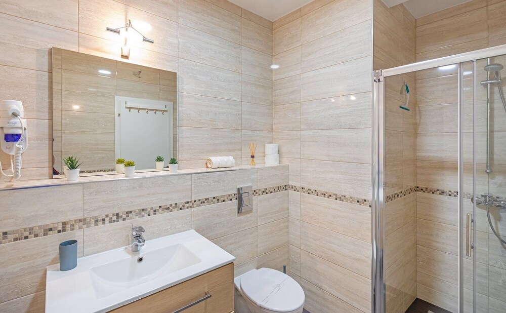 Apartmani D & J