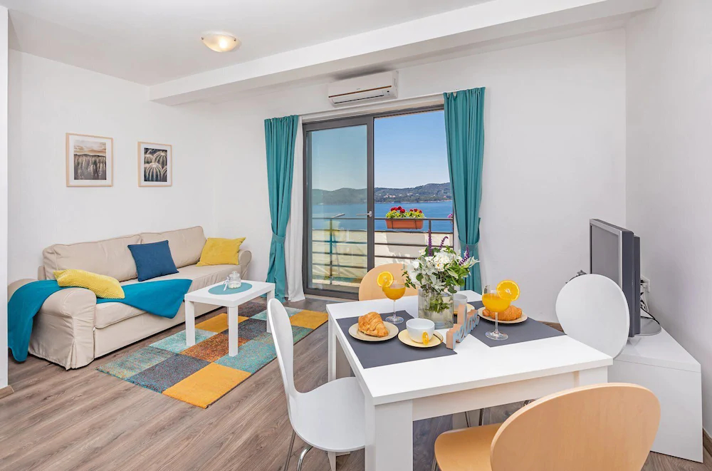 Apartmani D & J