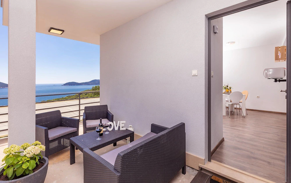 Apartmani D & J