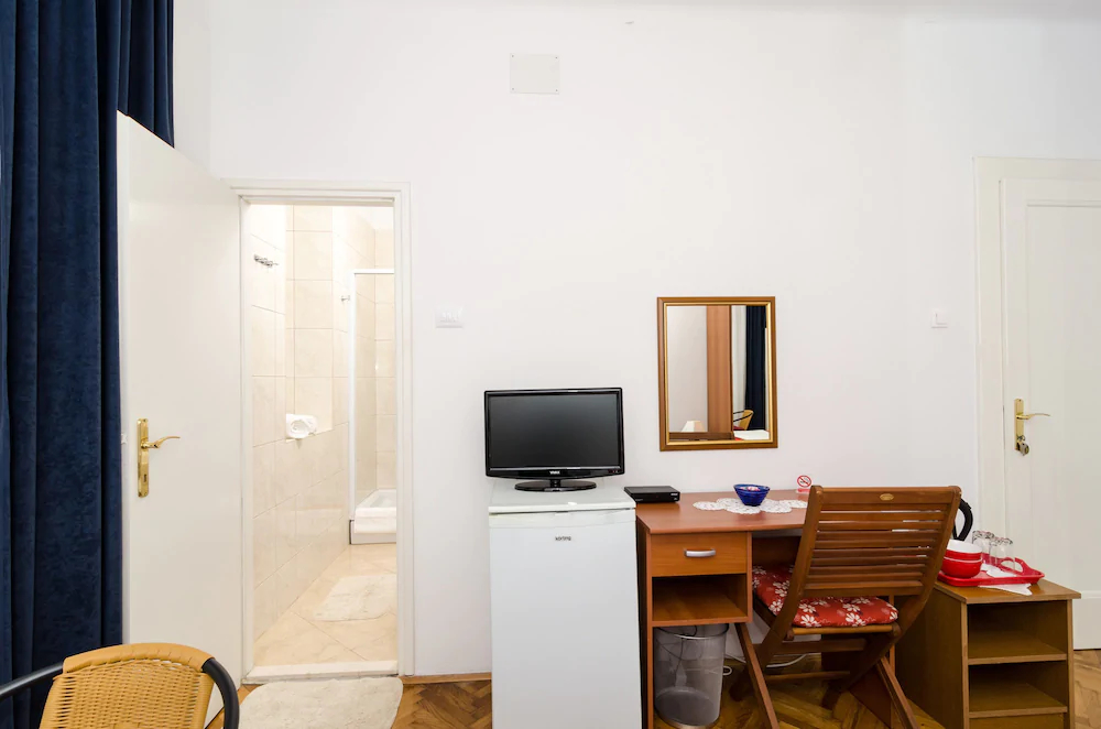 Apartment & Room Ivela