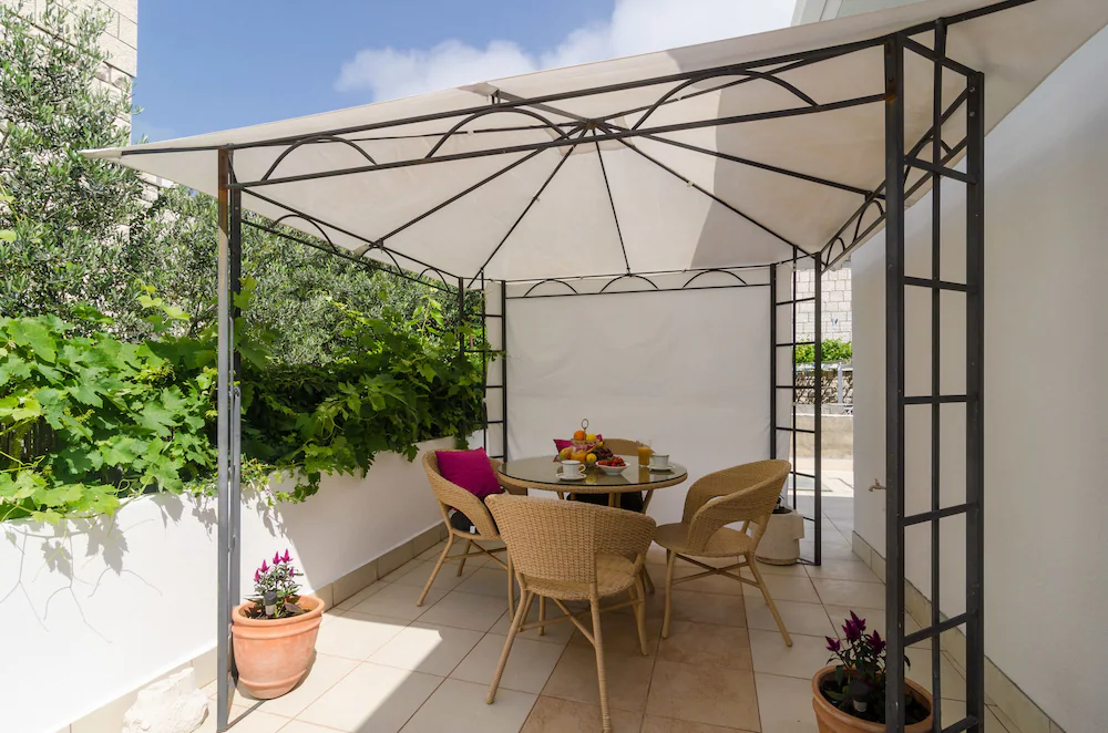 Apartment & Room Lady O