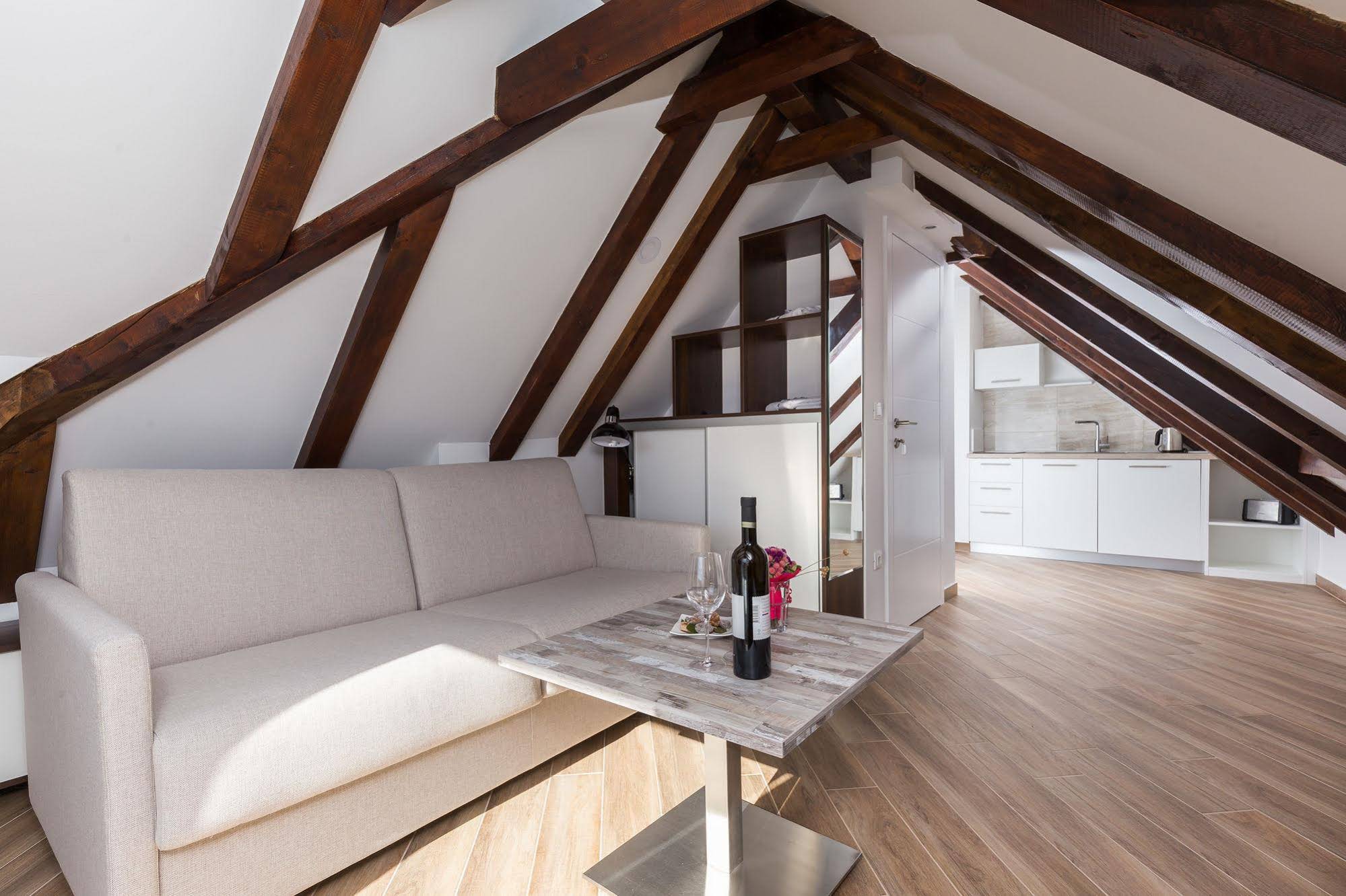 Apartment & Rooms Verdi