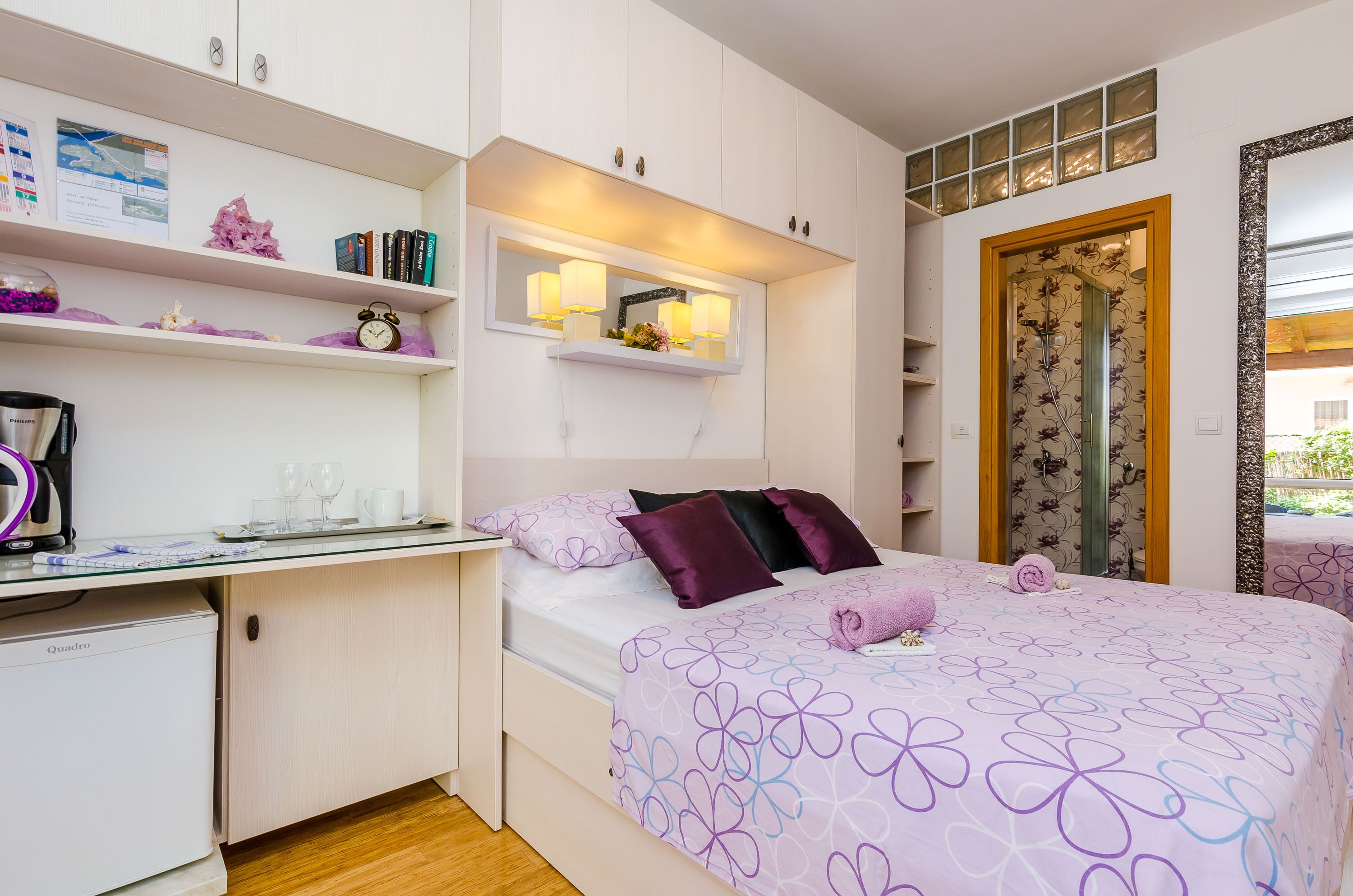 Apartments & Room Frane