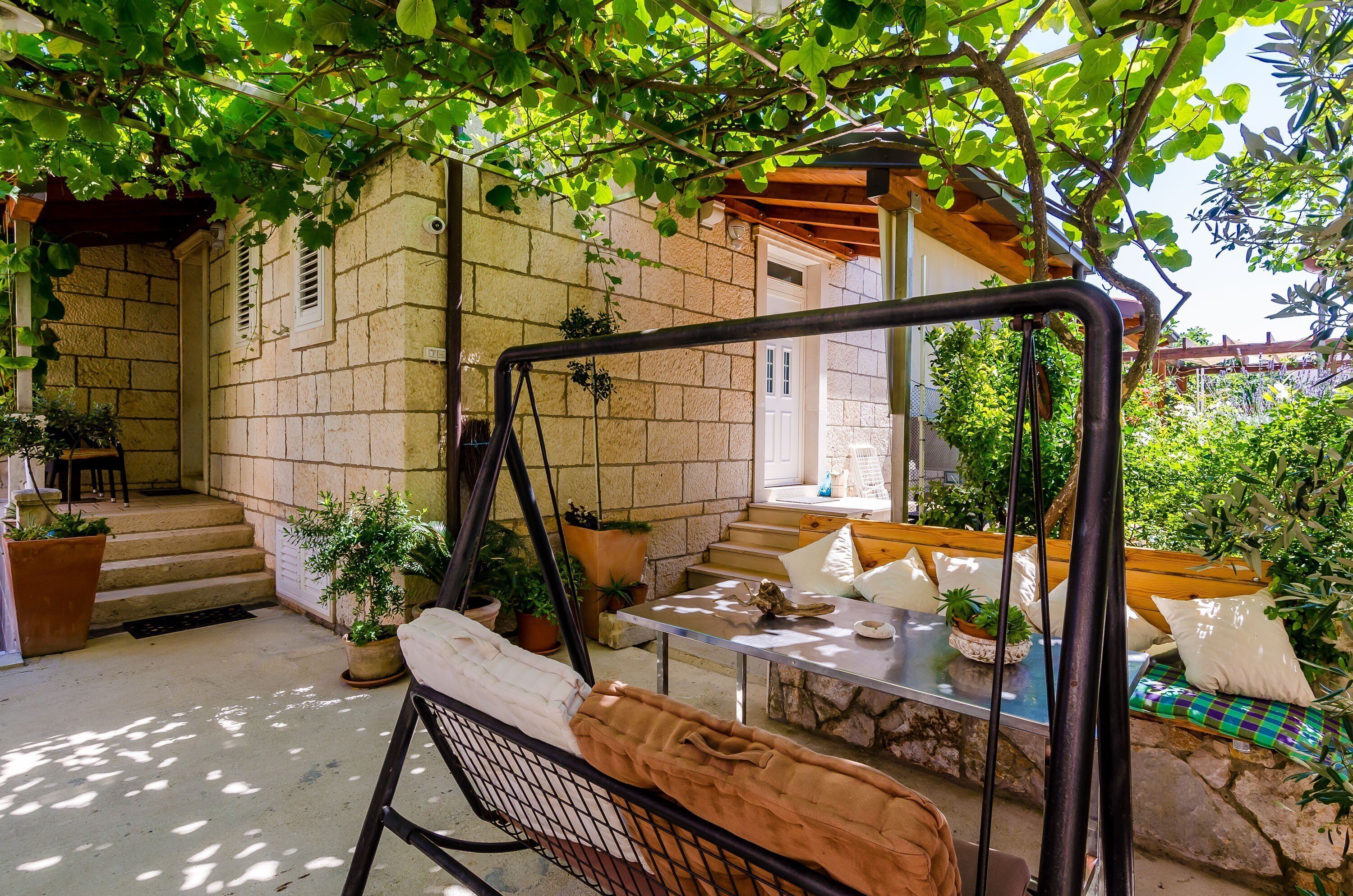 Apartments & Room Frane