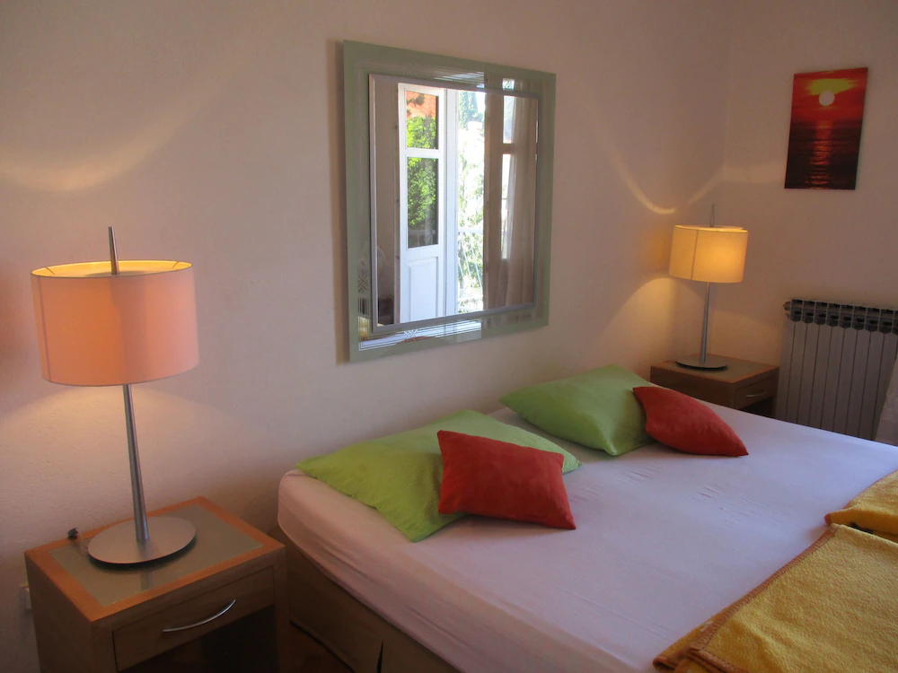 Apartments And Rooms Artemida