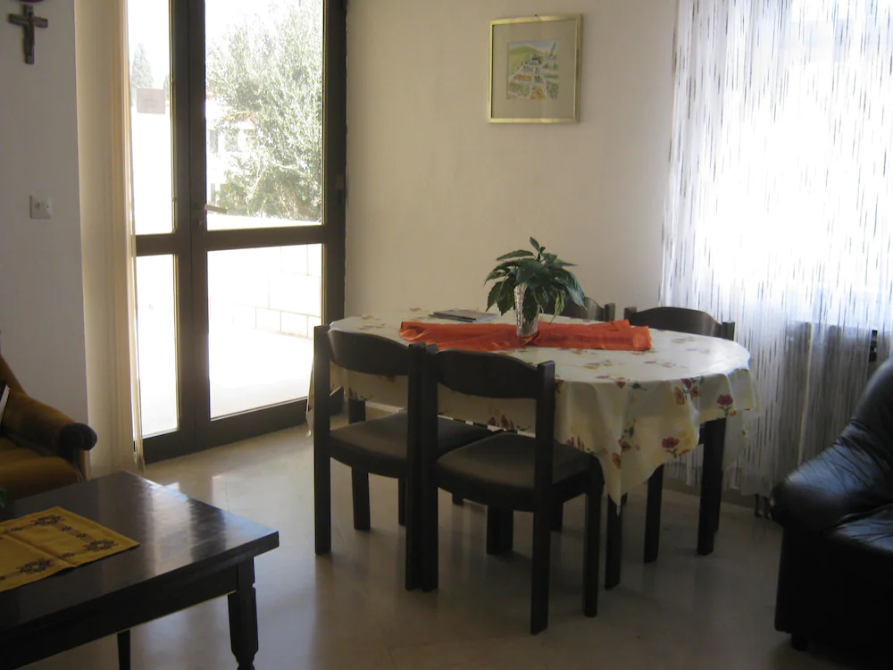 Apartments And Rooms Artemida