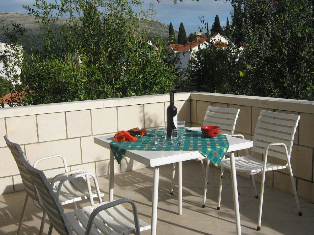 Apartments And Rooms Artemida