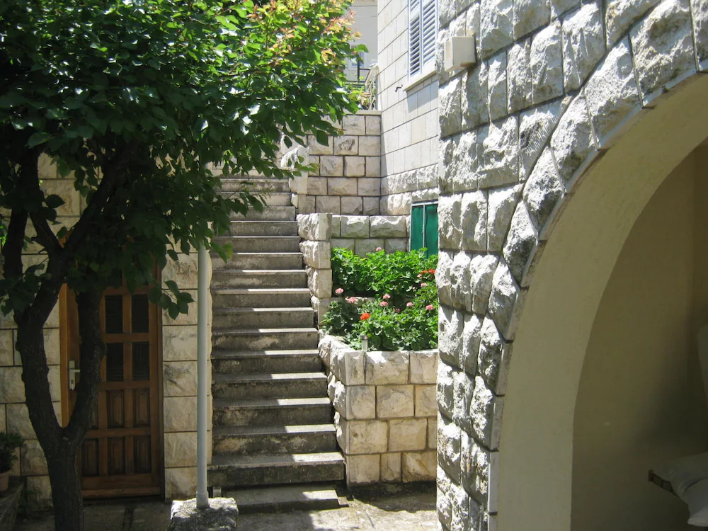 Apartments And Rooms Artemida