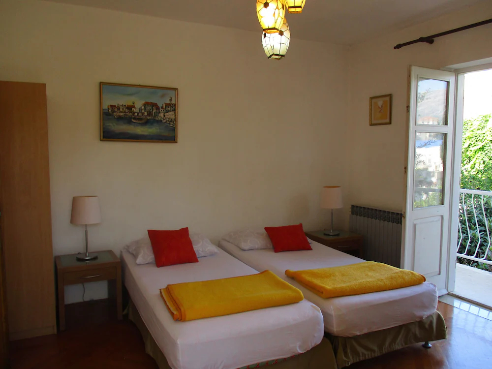 Apartments And Rooms Artemida