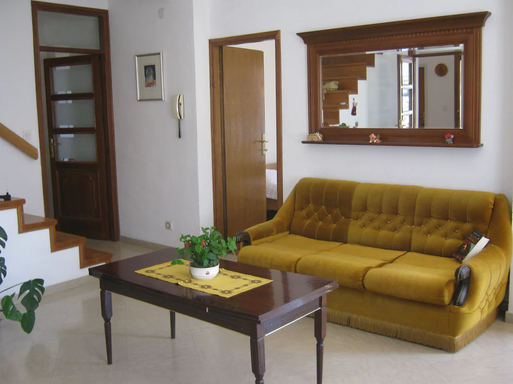 Apartments And Rooms Artemida