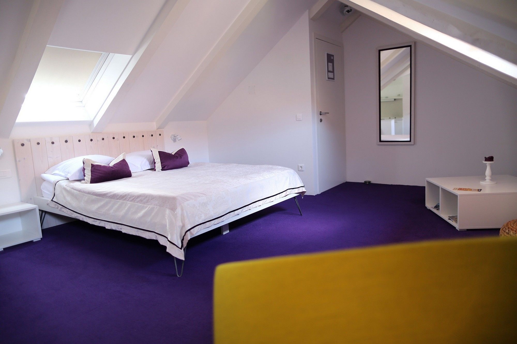 Apartments and Rooms Lejletul