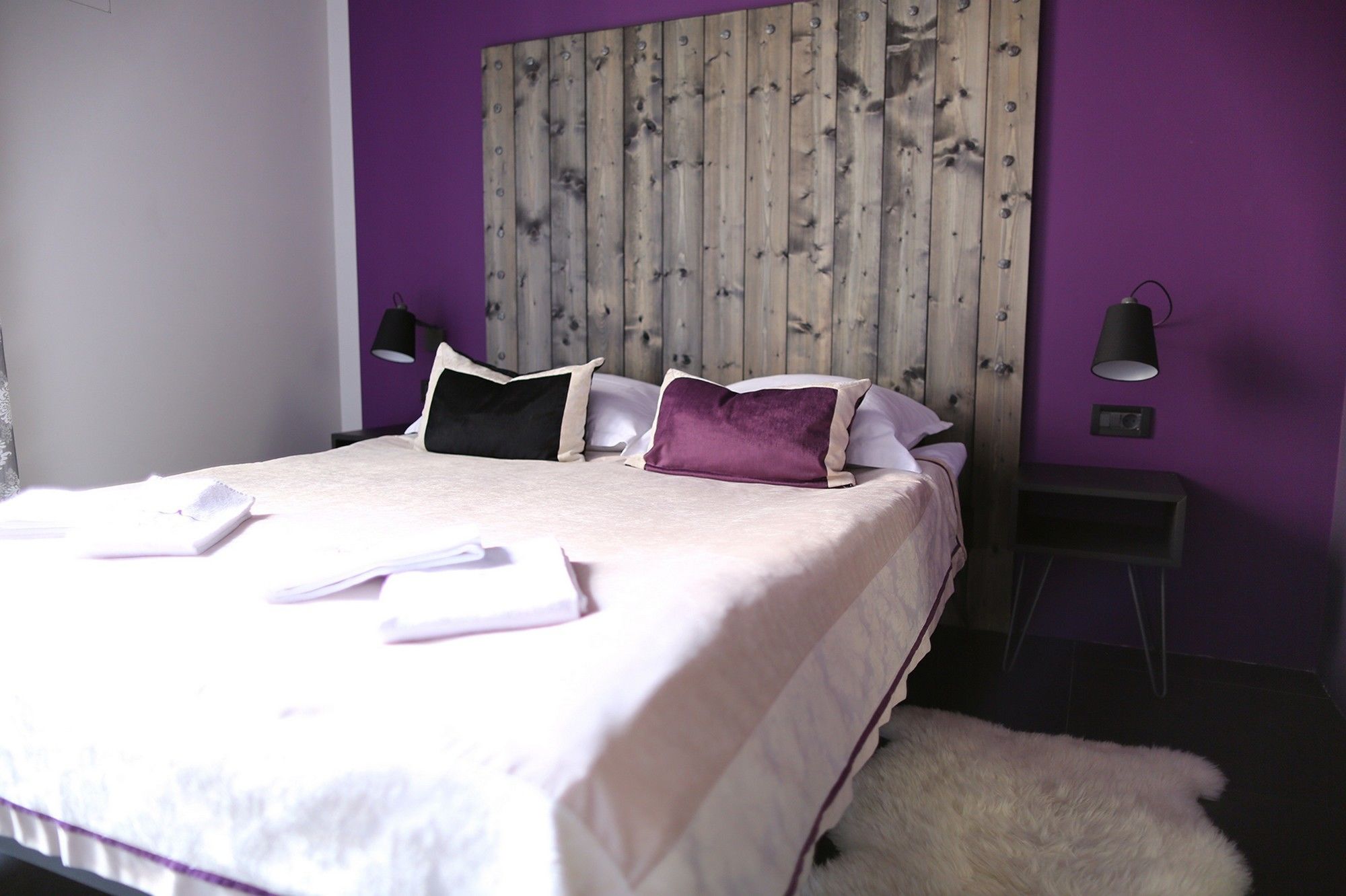 Apartments and Rooms Lejletul