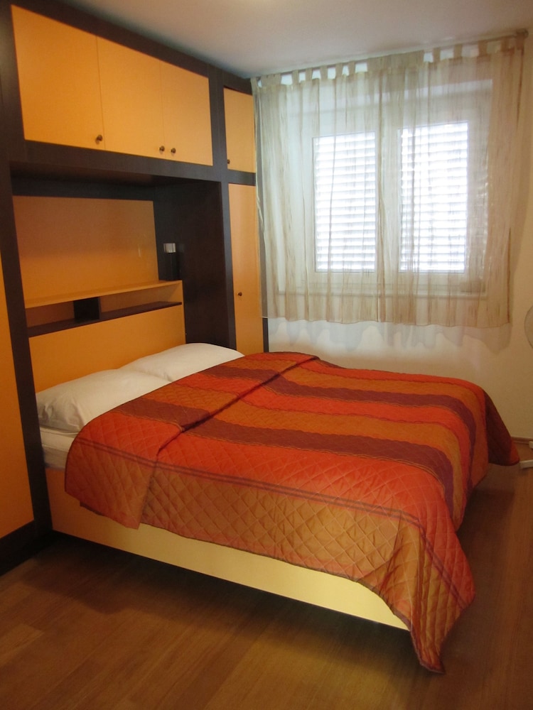 Apartments Banje Beach