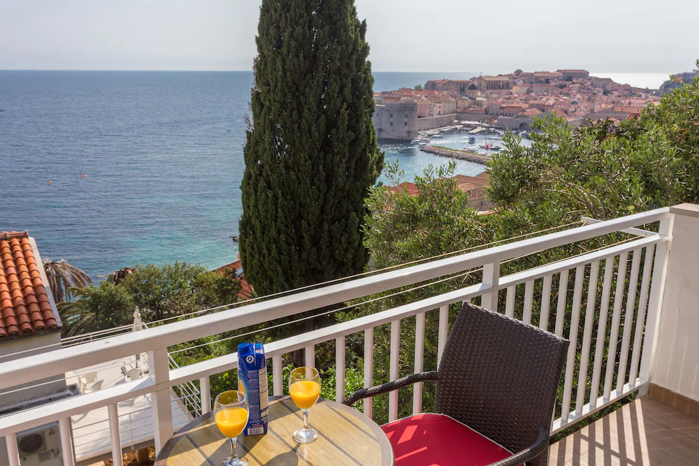 Apartments Banje Beach