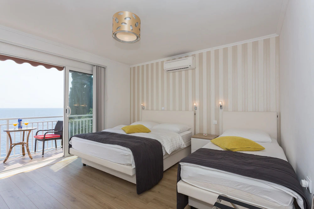 Apartments Banje Beach