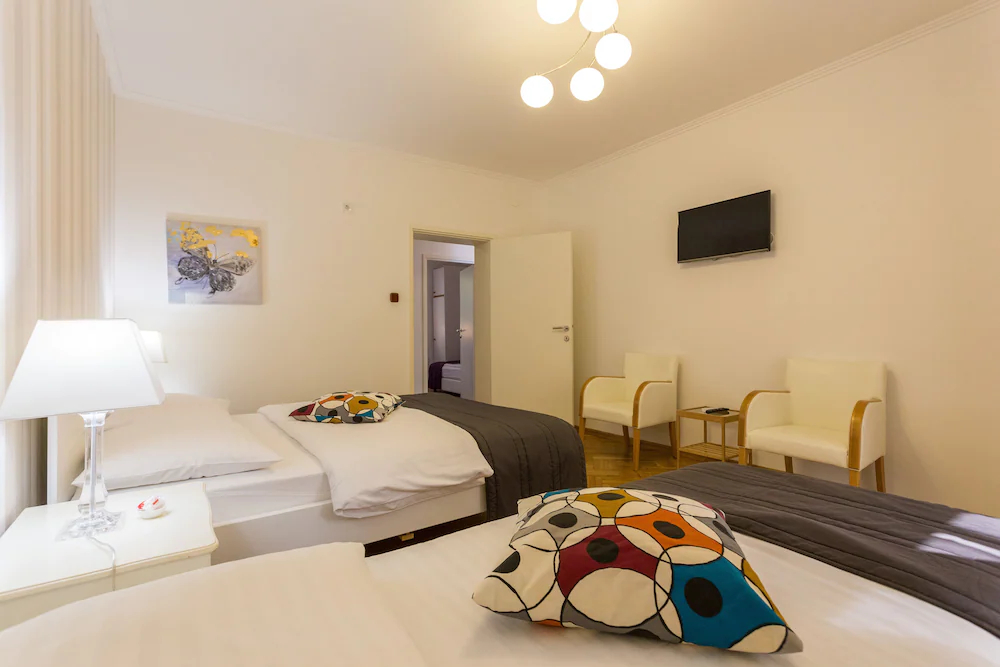 Apartments Banje Beach
