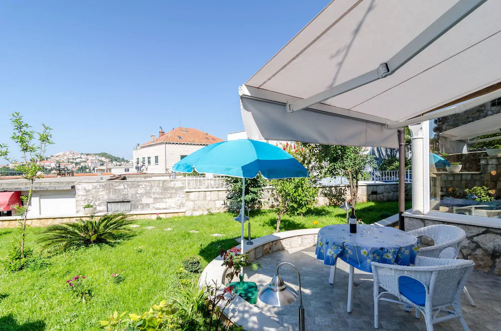 Apartments Gravosa