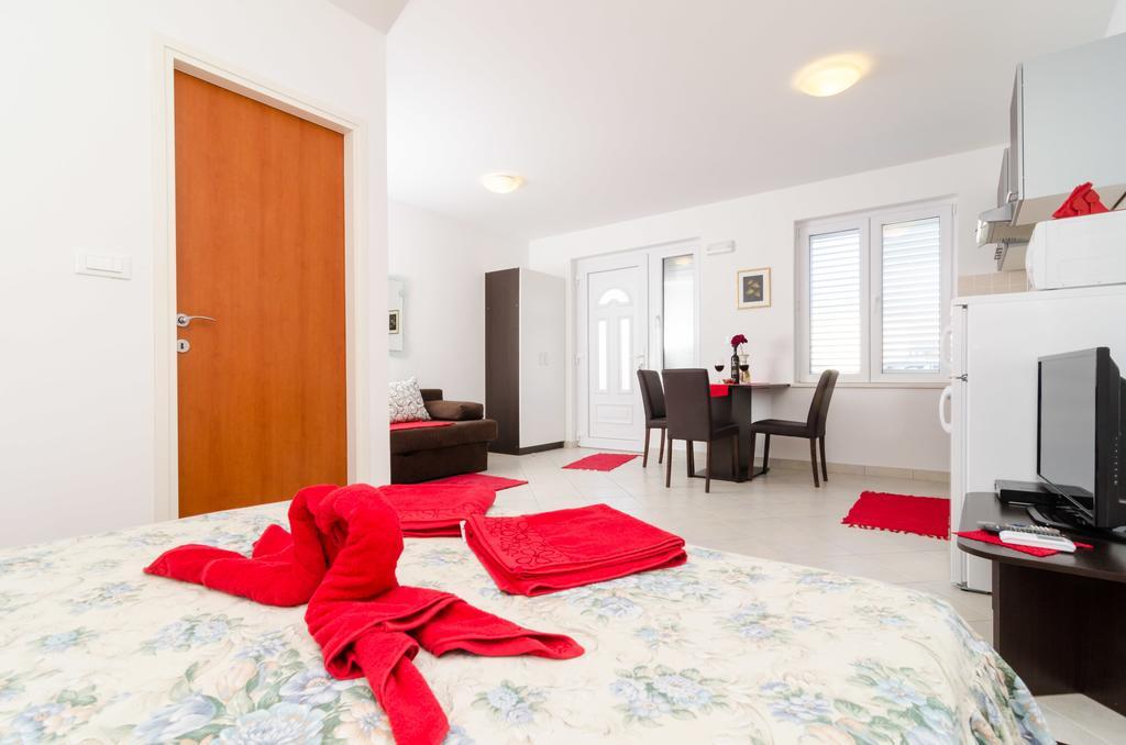Apartments Ira