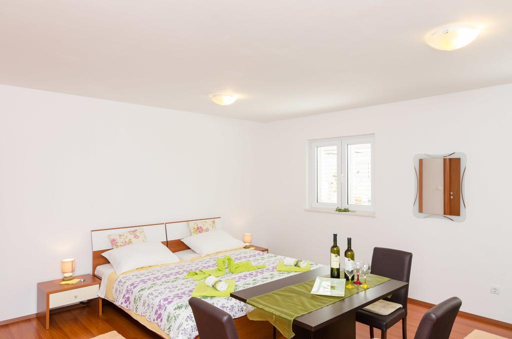 Apartments Ira