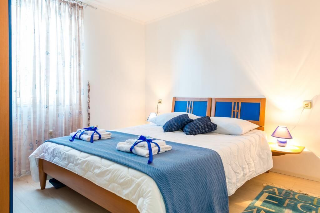 Apartments Lora