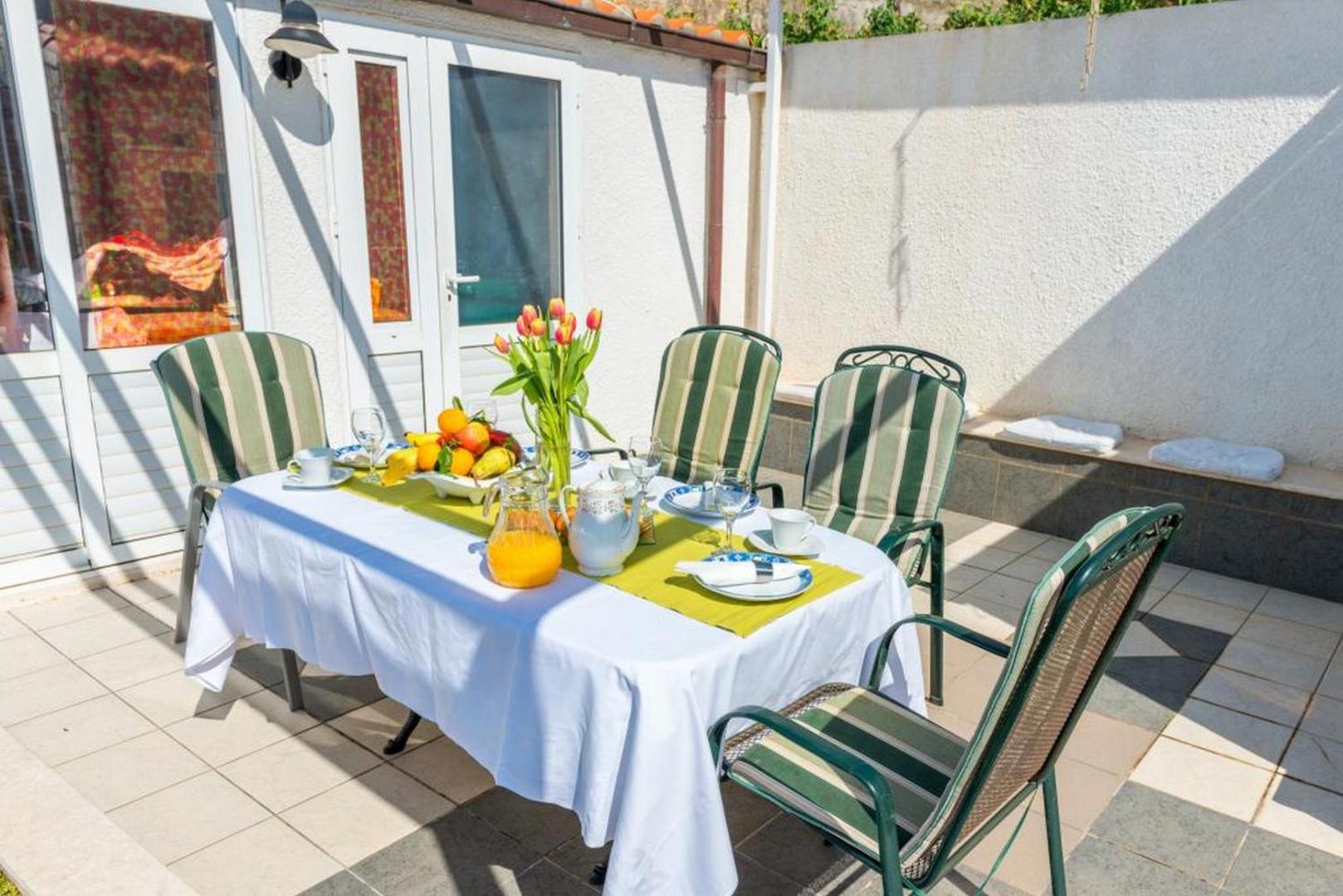 Apartments Lora