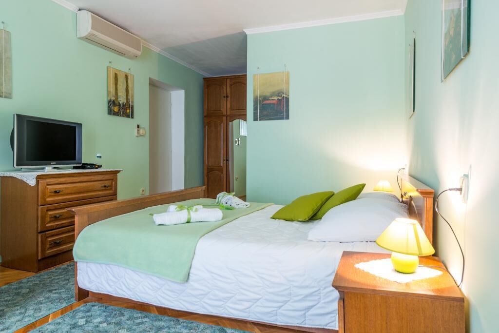 Apartments Lora