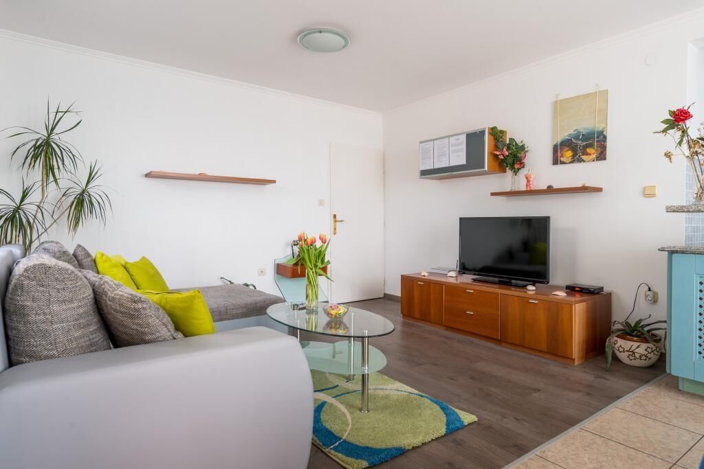 Apartments Lora