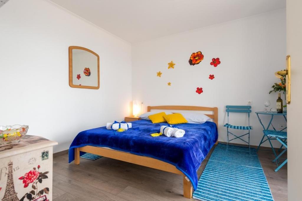 Apartments Lora