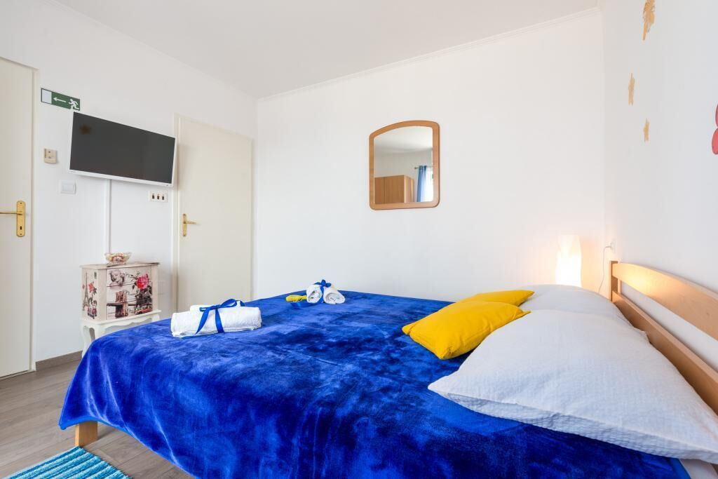 Apartments Lora