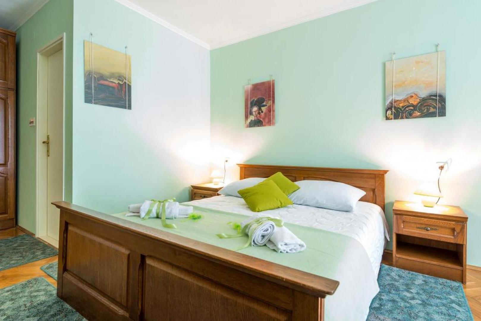 Apartments Lora