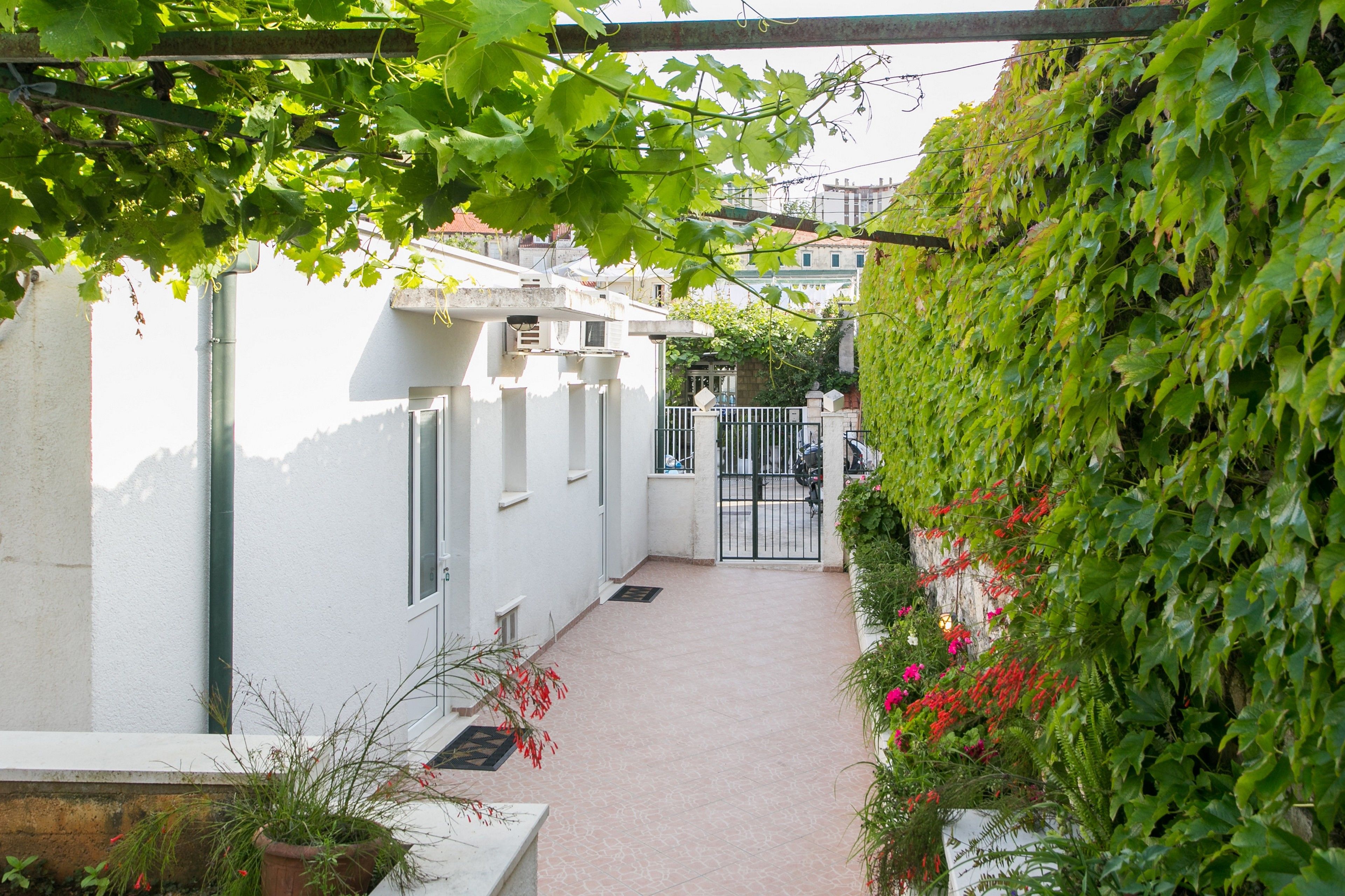 Apartments Miramare & Campara