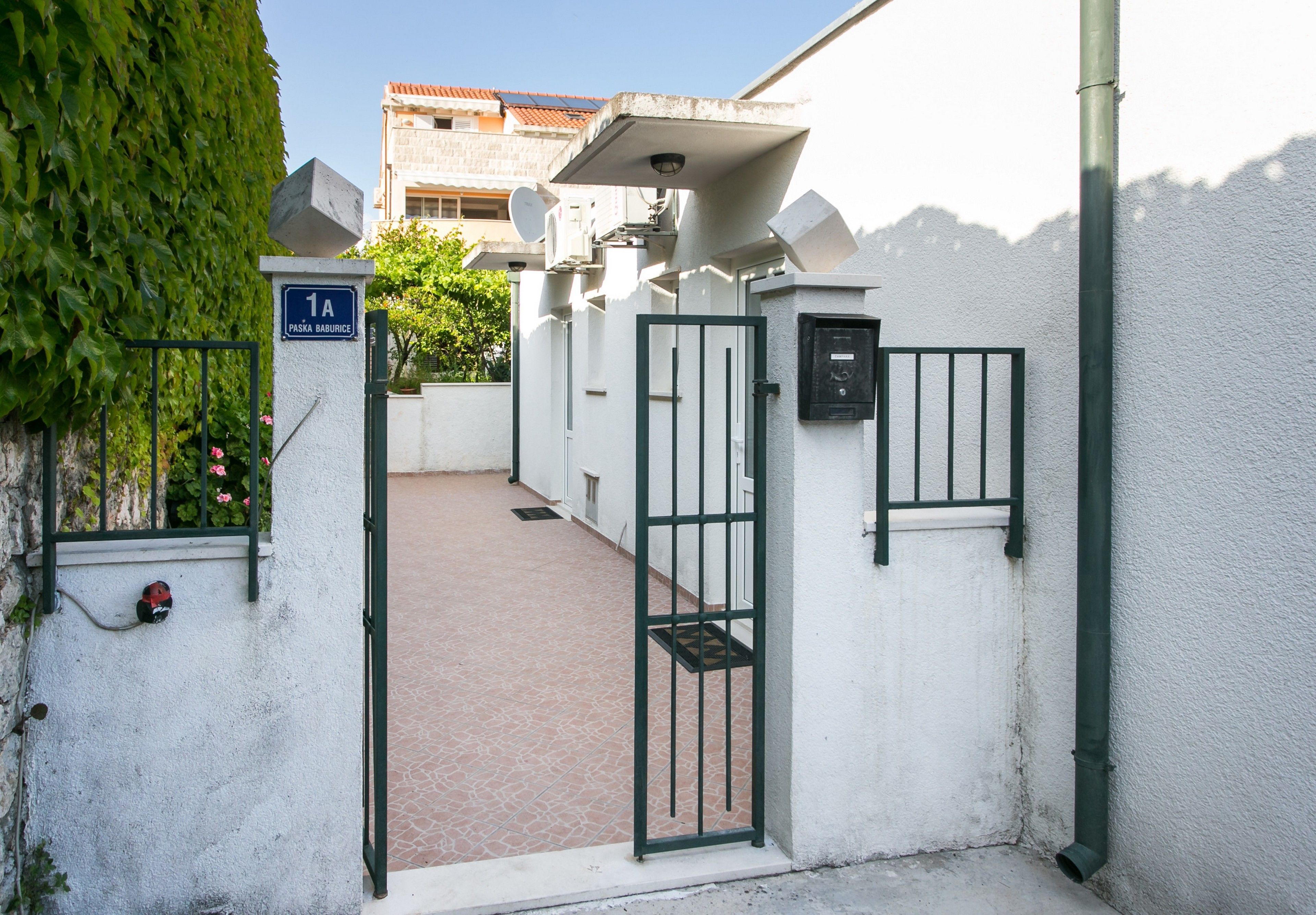 Apartments Miramare & Campara