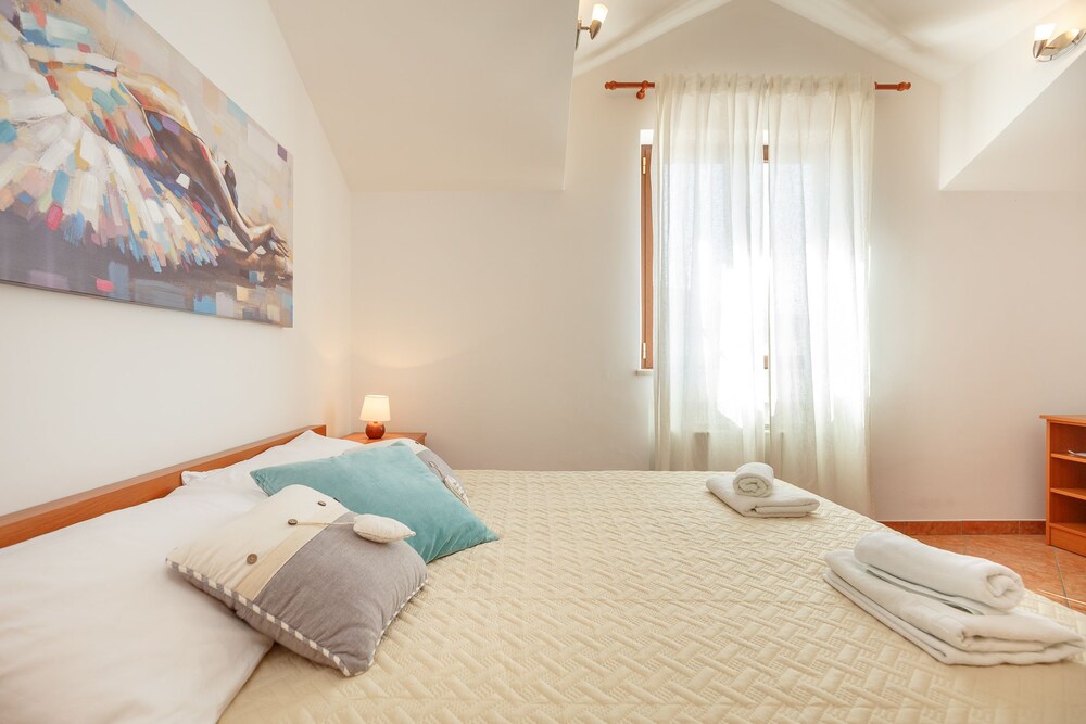 Apartments Mondo