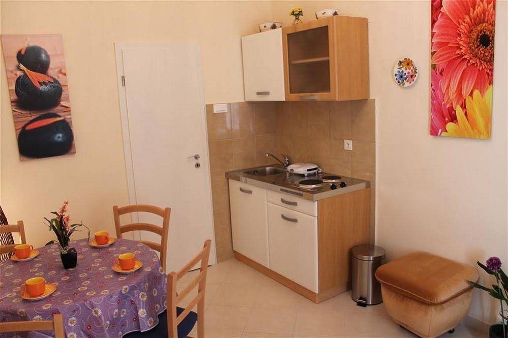 Apartments Nerio