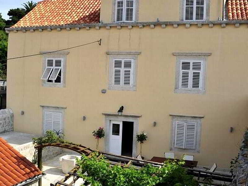 Orka Apartments