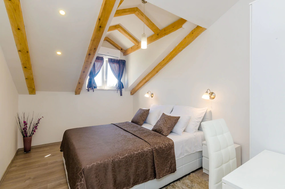 Apartments Pavle
