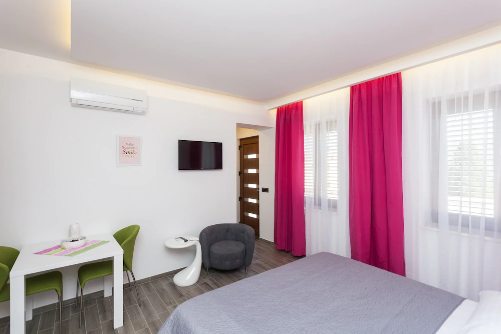 Apartments Villa Peragro