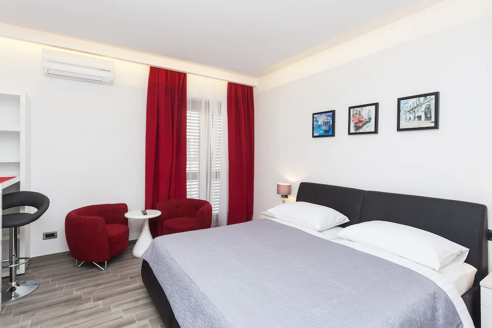 Apartments Villa Peragro
