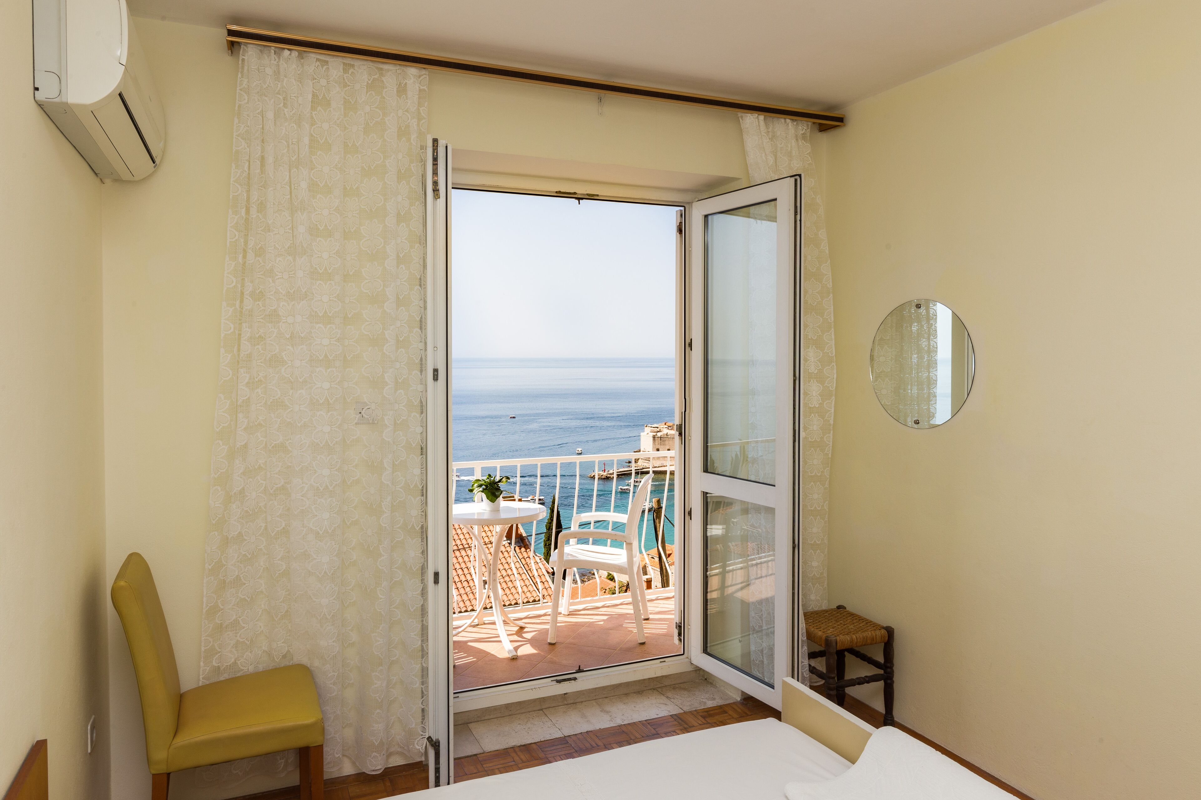 Beautiful Nest Rooms