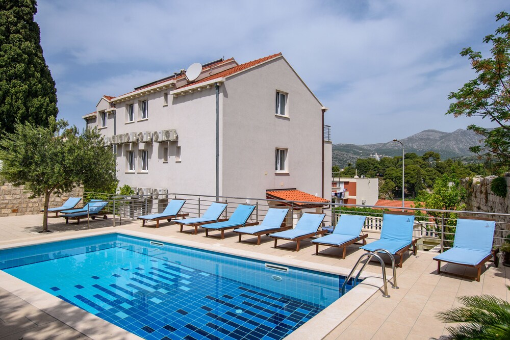 California Apartments