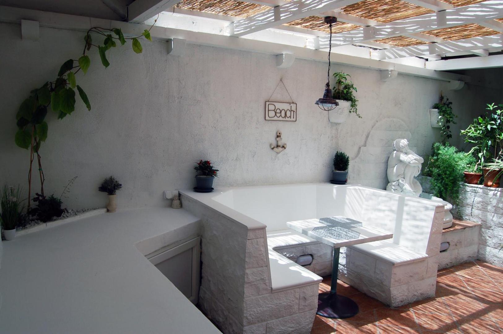 Cosmai Residence