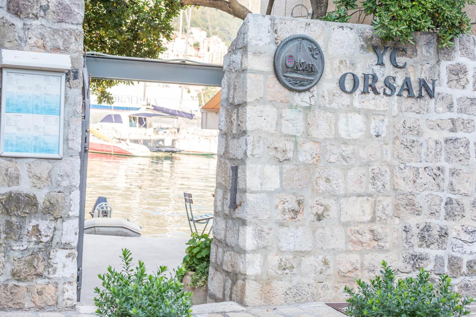 Cosmai Residence