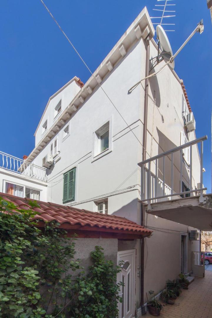 Cosmai Residence