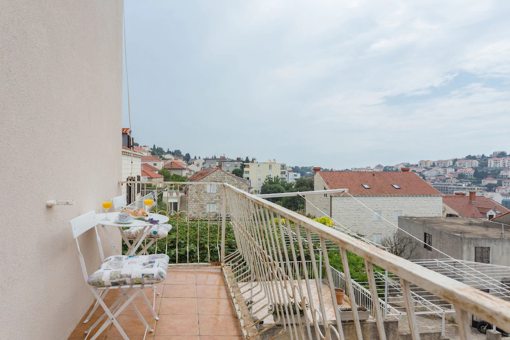 Ellu Apartments