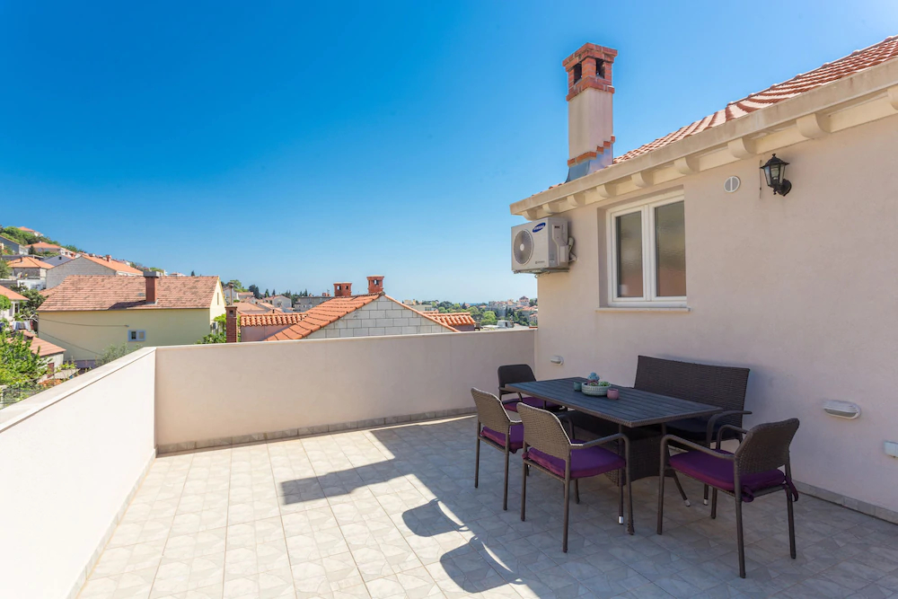 Ellu Apartments