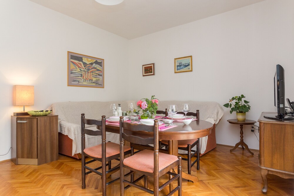 Ellu Apartments