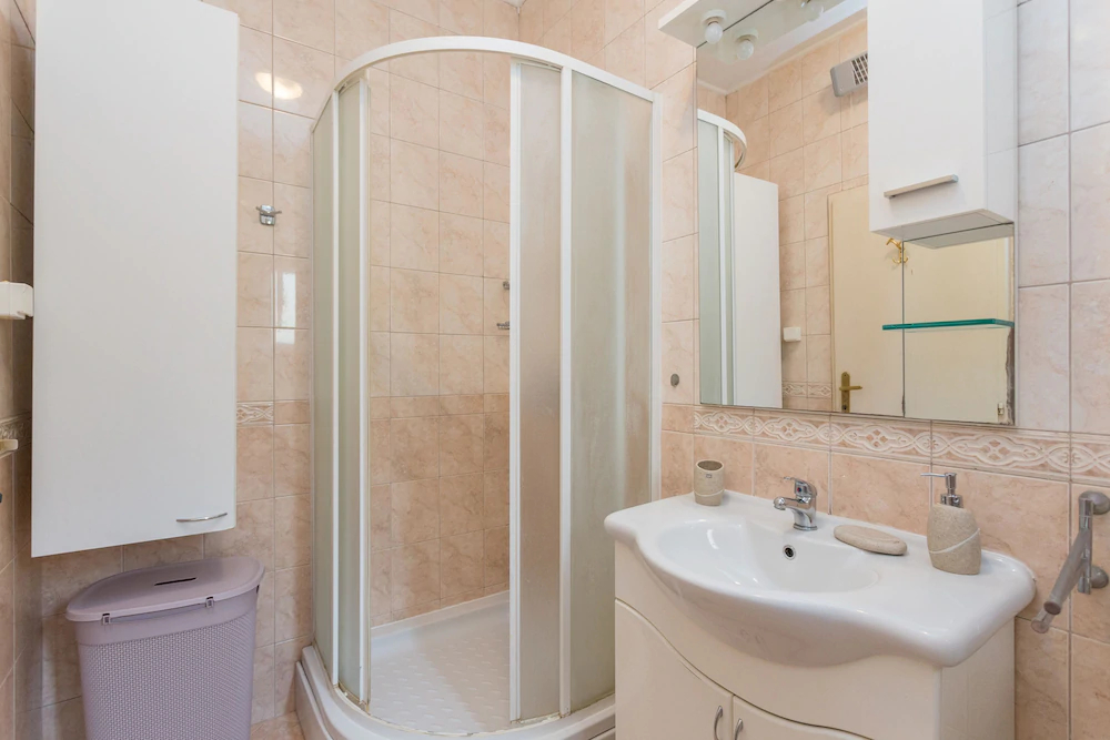 Ellu Apartments
