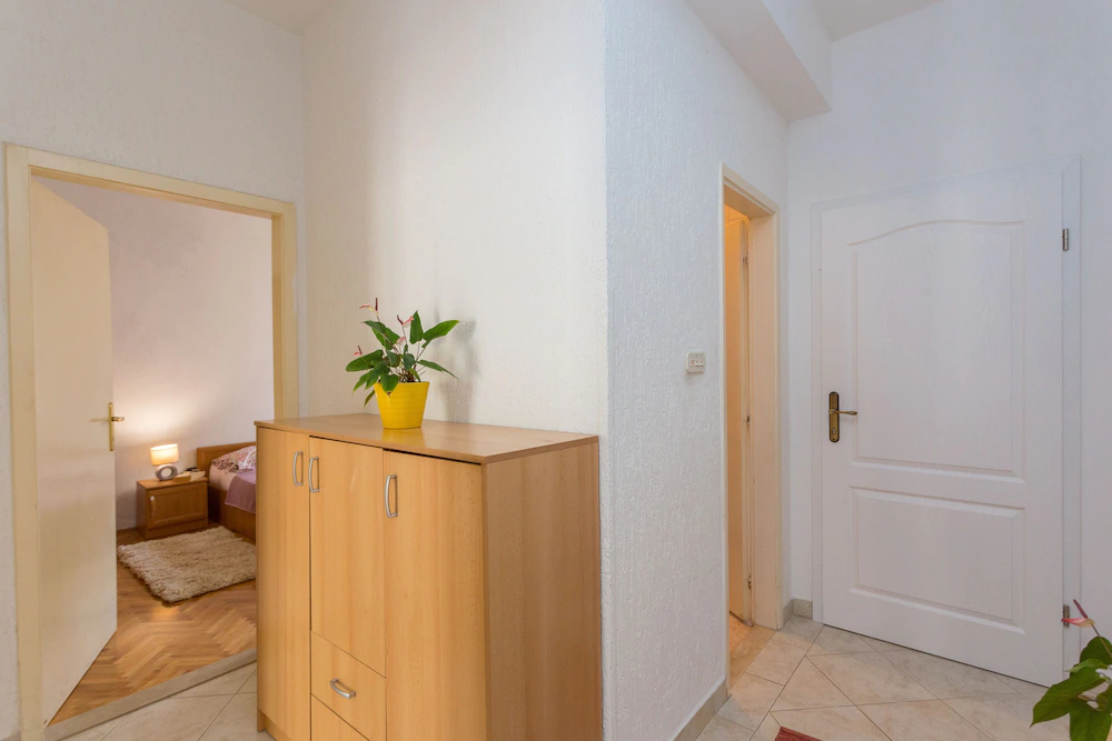 Ellu Apartments