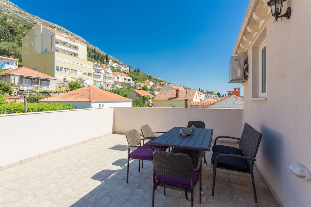 Ellu Apartments