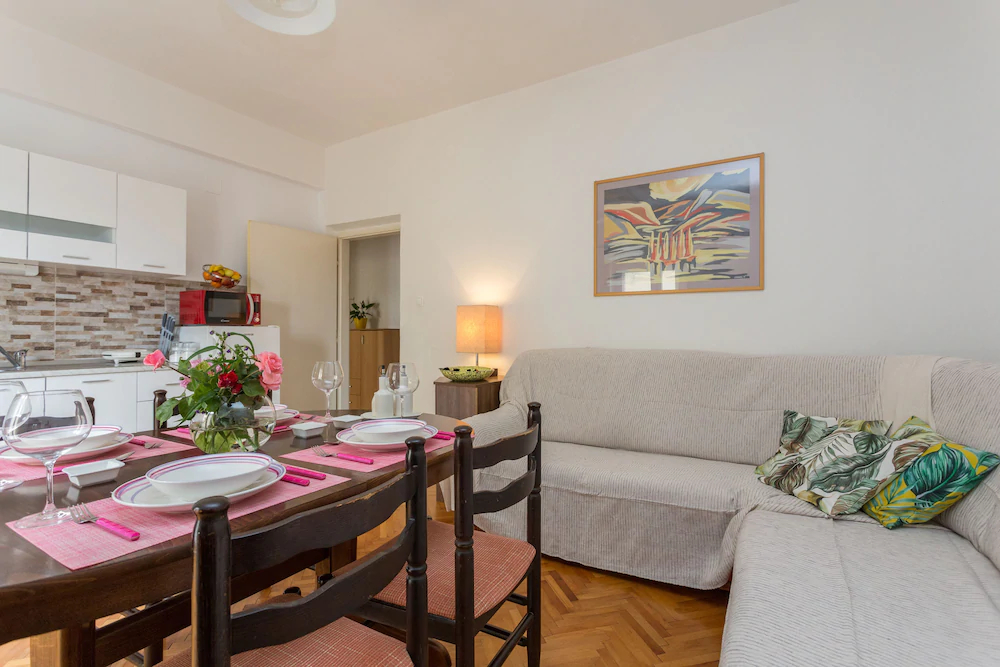 Ellu Apartments